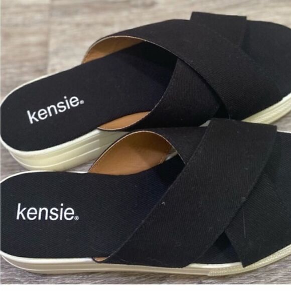 Kenzie platform slide sandals size 7.5M super comfortable. - Picture 4 of 8